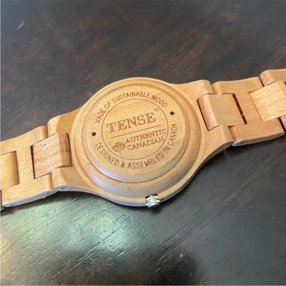 Tense unisex wood watch, light sustainable wood, 7.5 inches, made in Canada - Picture 5 of 13